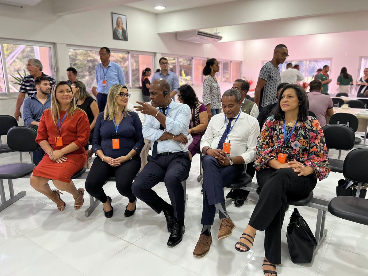 CTM_Martinique's tweet photo. #ACTUSCTM #BRESIL  🇧🇷

Mardi 09 mai 2023, @SergeLetchimy a eu le plaisir de rencontrer officiellement la mairesse de #Benevides, Mme Luziane Solon pour visiter l’usine de production d’#Açai. https://t.co/e9uPPhc3k4