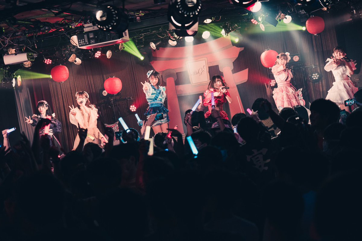 info_UtaGe's tweet photo. ／
1周年記念ライブ『祭』
『ポジティブファイター』ライブMV公開🎉
＼

この日のポジティブファイターはワンマン限定のイントロを使用…🔥

好評でしたらまたどこかで披露するかも🤩

『ポジティブファイター』
🔗https://t.co/MFGcQNgtdv

#他の曲も順次公開予定
#宴と最高の夏 https://t.co/HLOaj4SJFt