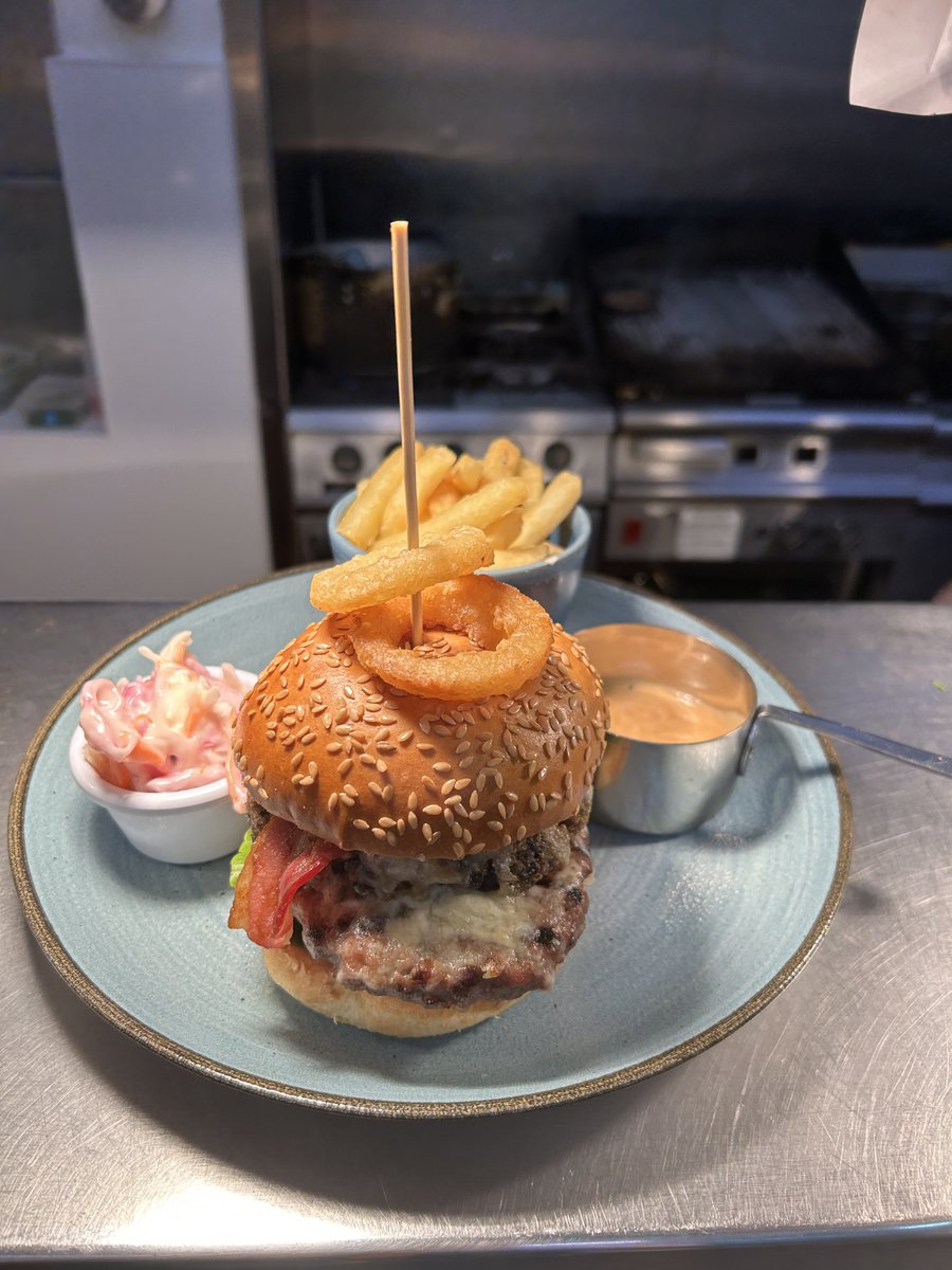 Have you tried our new Scottish specials yet? 🏴󠁧󠁢󠁳󠁣󠁴󠁿

Our Balmoral Burger is a beef burger loaded with bacon, cheese, haggis, lettuce and onion rings! Served with whiskey sauce, fries and slaw, this feast is available for only £12.95!! 🍔🍔