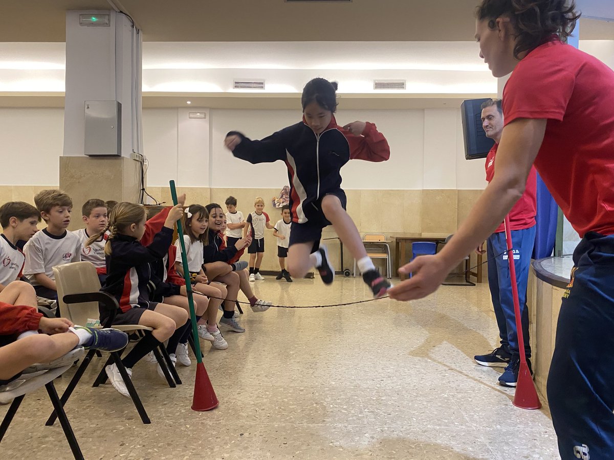 agustinosvlc1's tweet photo. Por segundo año consecutivo obtenemos el certificado de Centro Promotor de la Actividad Física y el Deporte (CEPAFE) por parte de Conselleria. Estamos muy orgullosos de contribuir a través del deporte y la vida saludable, a la formación integral de nuestro alumnado. #PEAFS https://t.co/3mnLVxzc4N