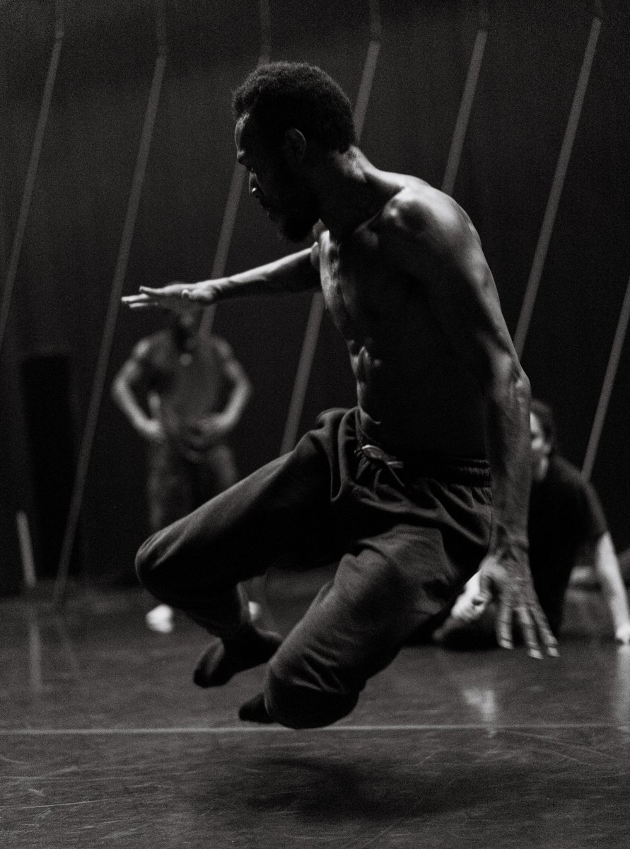 A U D I T I O N | 10 days to apply.
We’ve been on the road touring BLKDOG &amp; Mama, but we’re back in the studio this summer and looking for  dancers to join us for an intense period where we hope to find new dancers to work on our projects.

Apply: bit.ly/fftnapply