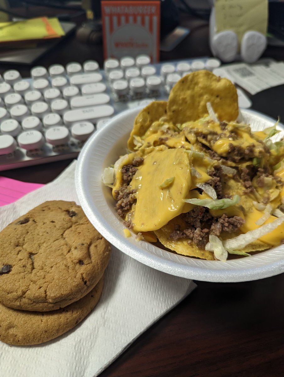 MsRutiaga's tweet photo. Nacho bar and cookies for today 🥰🤓 Thanks @southtexasisdhp for the yummy treats! https://t.co/23MASkvfqI