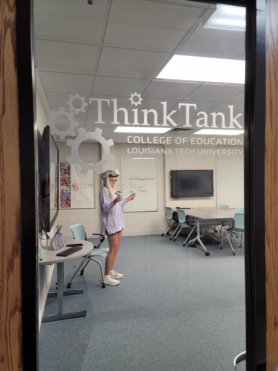 WhitSivils's tweet image. #AR #VR Day in #EdTechAtLATech!
