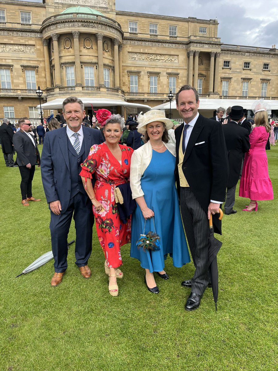 HughStrickland3's tweet image. Fabulous trip to Buckingham Palace garden party - in recognition of the talent and hard work of the staff and volunteers of @Comm_Resource Great to see @claredonegan72 and Mark Harris of @LingenDavies