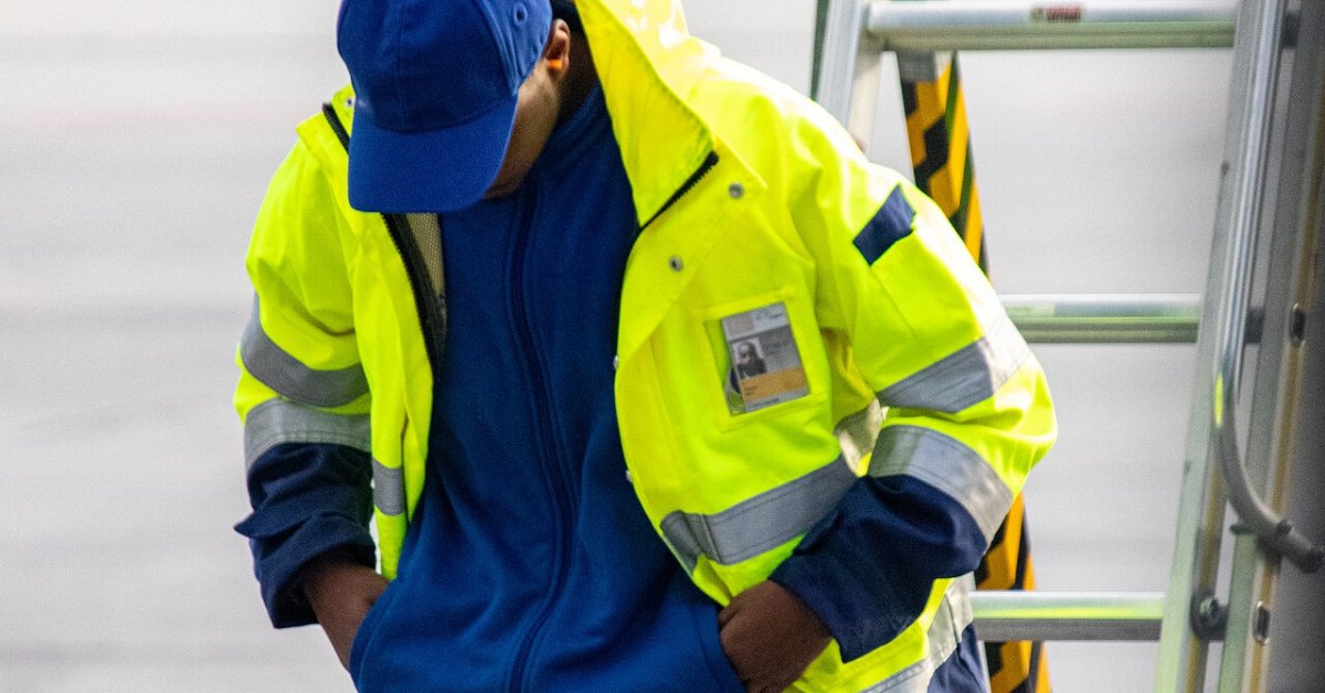 As your choice commercial #uniform supplier, we'll provide your hardworking team with durable, freshly laundered garments whenever needed! Keep your professionals looking presentable every day when you work with Oregon Linen. Call today to get started! oregonlinen.com/commercial/