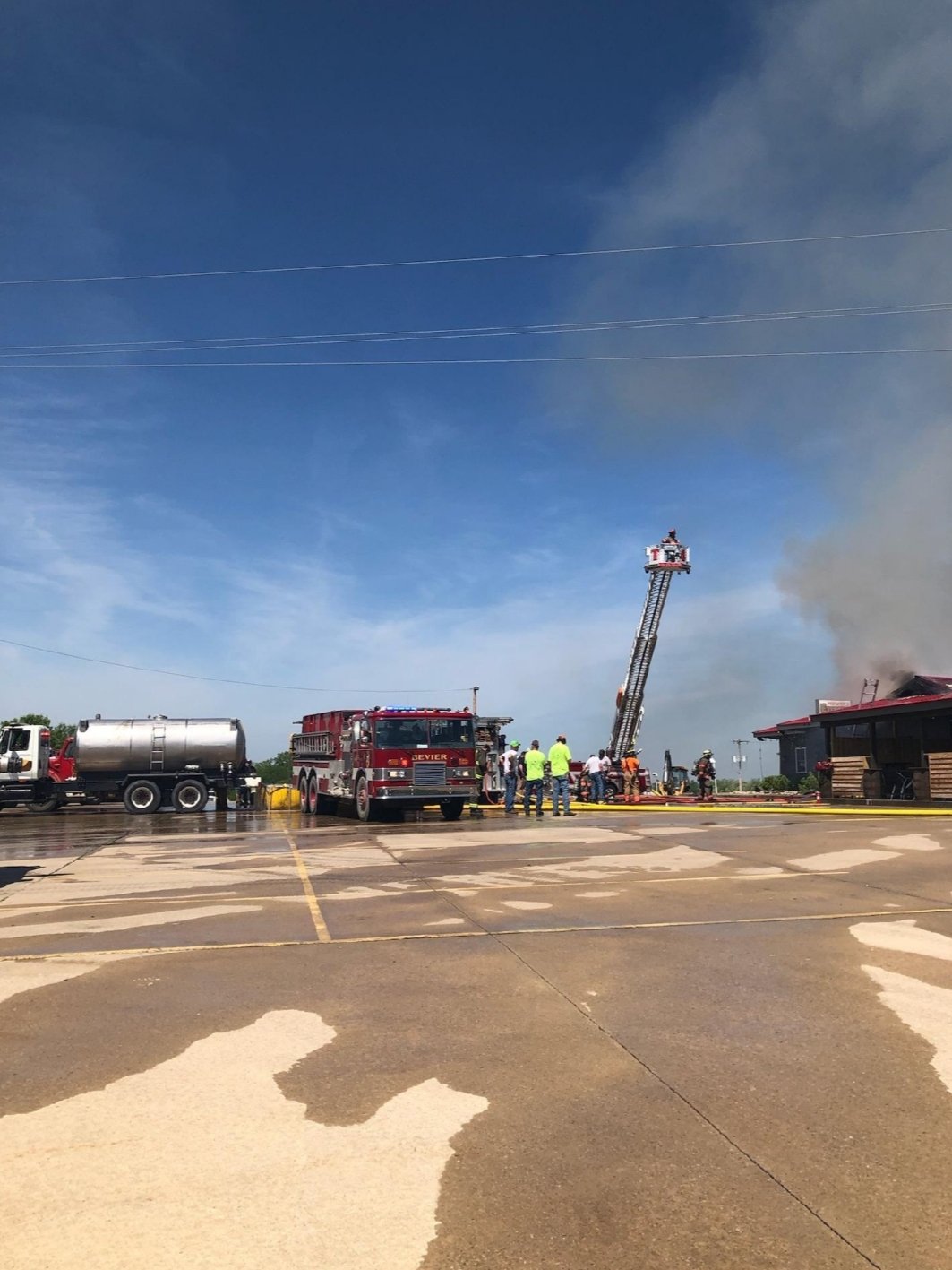 Regional Radio on Twitter "Raspberry's BBQ in Macon is on fire. Stay