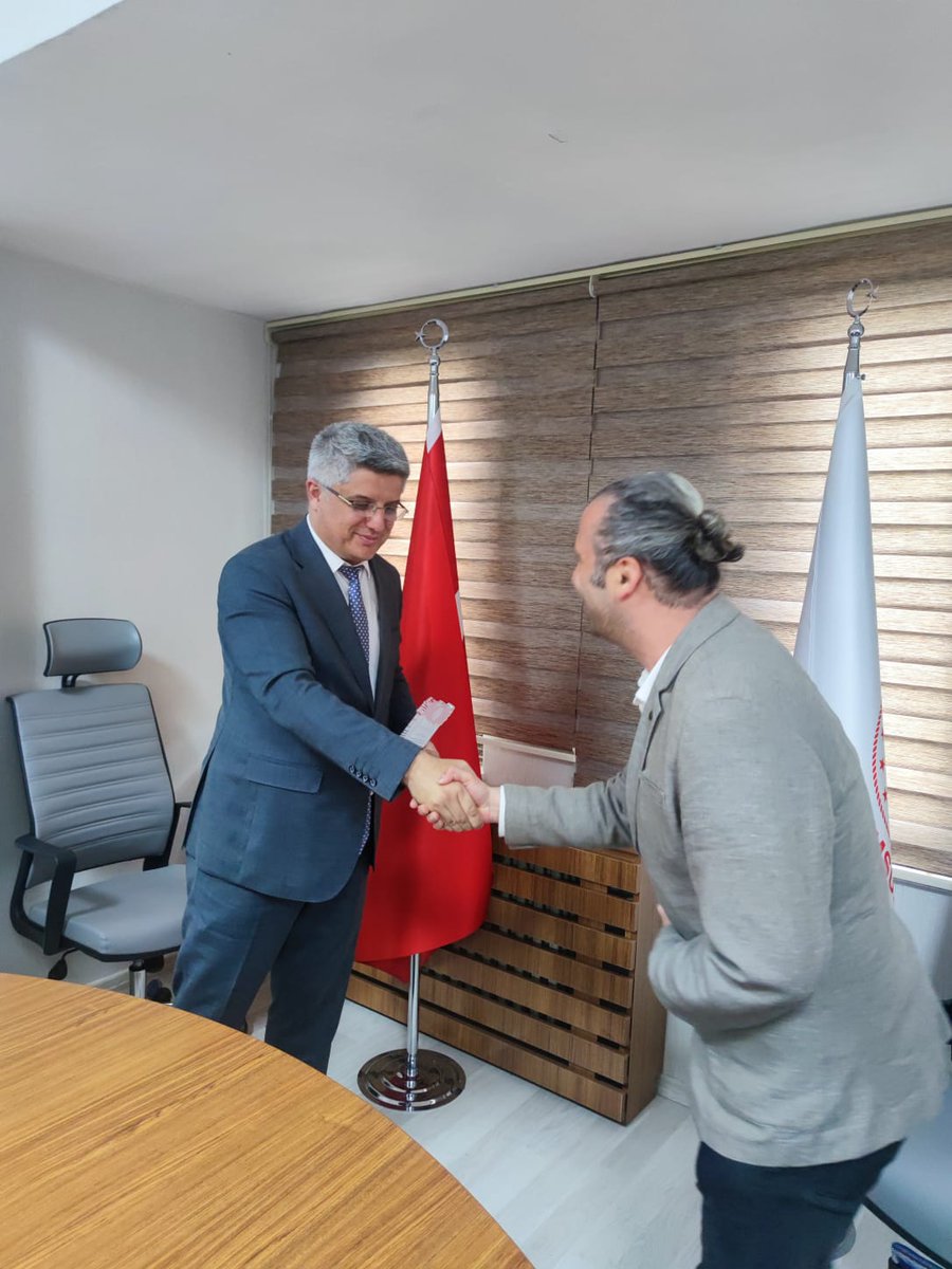 SamsunMemAkub's tweet photo. Bakanımız Sayın Mahmut Özer tarafından 6 Şubat Kahramanmaraş merkezli depremlerde özveriyle çalışan @SamsunMemAkub ekibimize hazırlanan plaketler, İl Milli Eğitim Müdürümüz @muratagar60 takdim etmiştir.@mebakub @meb_dhgm @OzilLevent @ozkan_meb @mebakub @csula1 @SamsunMEM_ISGB https://t.co/uc34i4llol