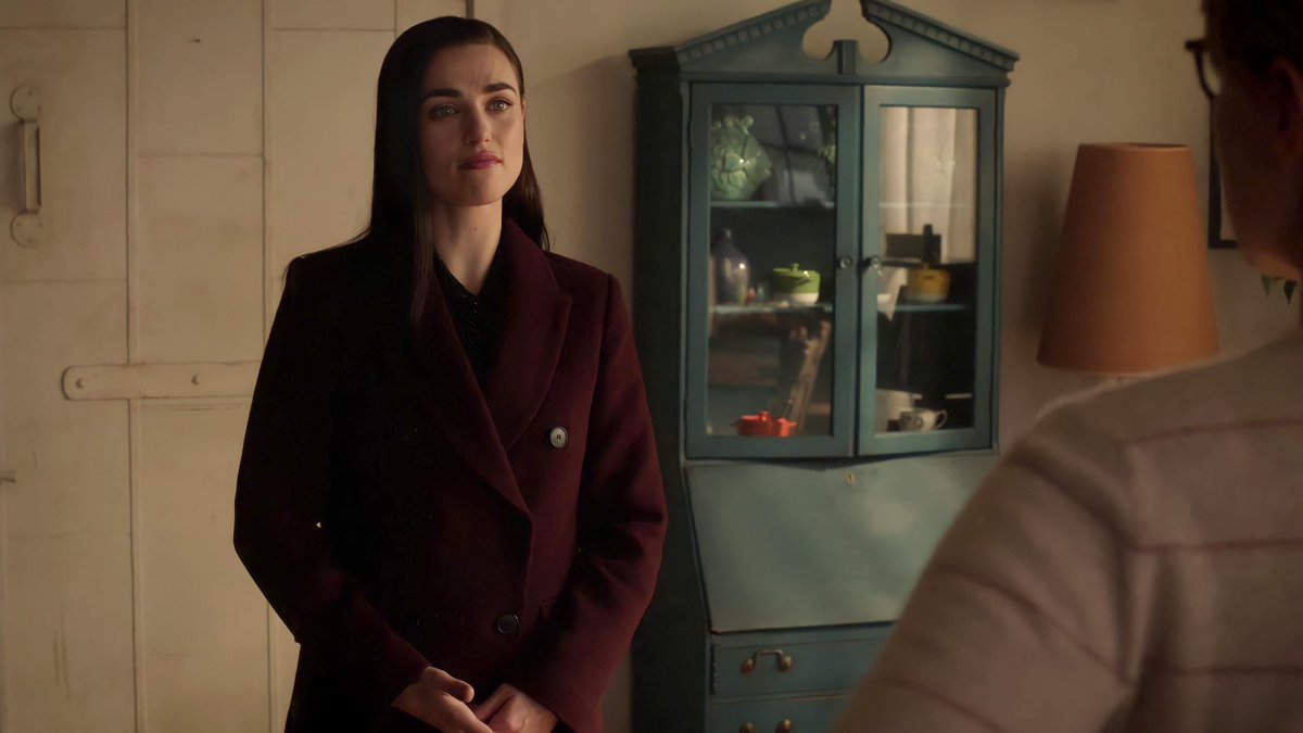 BisexualSuper's tweet photo. Lena apologizing to Kara hoping she takes her back 
Three years ago today https://t.co/hG3TeDHp0O