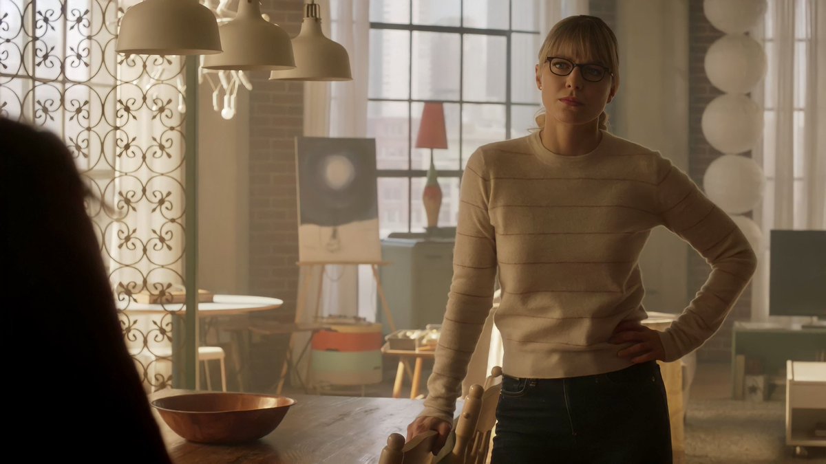 BisexualSuper's tweet photo. Lena apologizing to Kara hoping she takes her back 
Three years ago today https://t.co/hG3TeDHp0O