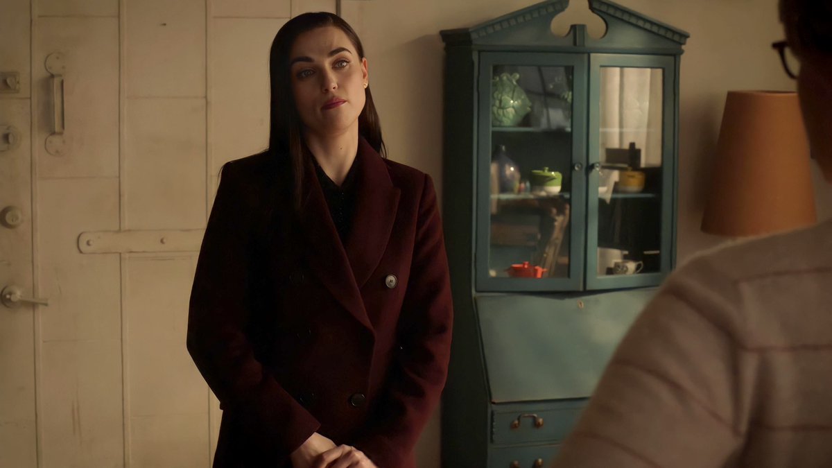 BisexualSuper's tweet photo. Lena apologizing to Kara hoping she takes her back 
Three years ago today https://t.co/hG3TeDHp0O