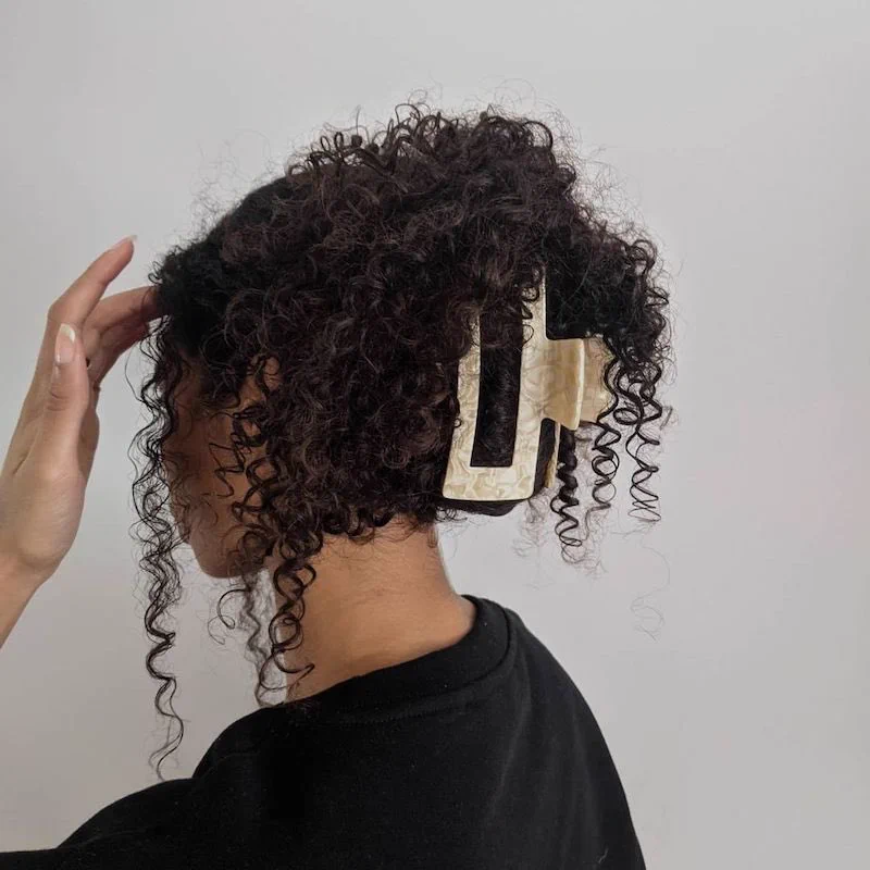 How to Style the Claw Clip for Type 3 Curly Hair Texture