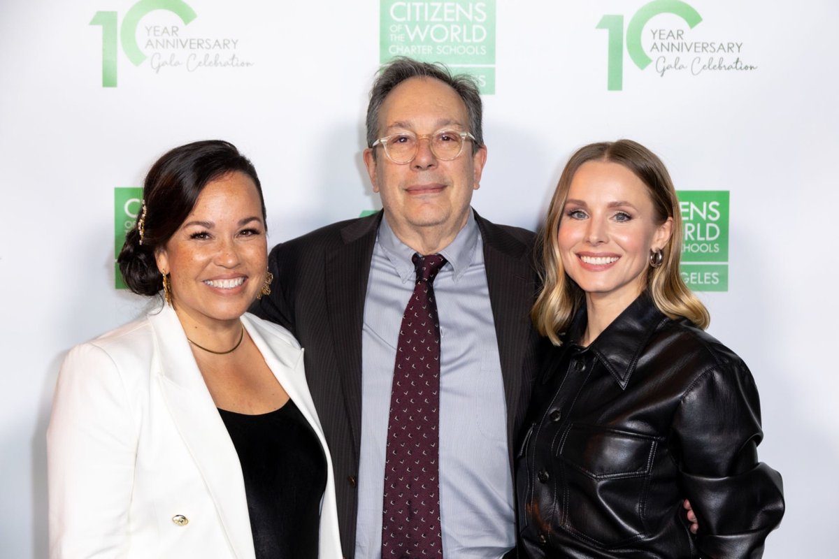 Kristen_Bellorg's tweet photo. Photos: Kristen Bell attends the Citizens Of The World Charter Schools Gala https://t.co/eHia5JuiE8 #KristenBell https://t.co/86bbInWPlv
