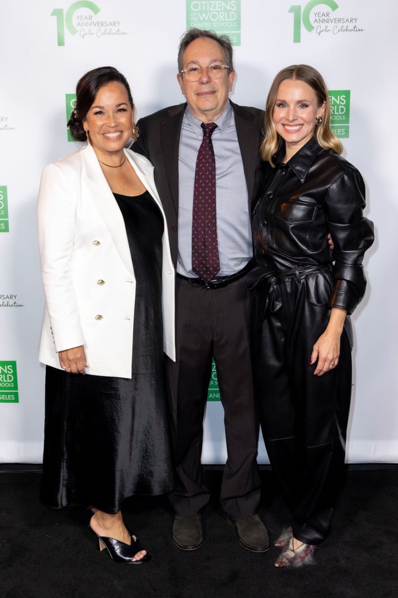 Kristen_Bellorg's tweet photo. Photos: Kristen Bell attends the Citizens Of The World Charter Schools Gala https://t.co/eHia5JuiE8 #KristenBell https://t.co/86bbInWPlv