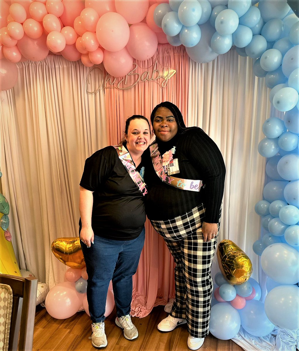 landmarkrecover's tweet image. Congratulations moms to be Sarah and Sarah (Praxis of South Bend by Landmark Recovery) on the great news about your baby boy and girl. We are so happy for you both! 👶 💜 

#landmarkrecovery #baby #babyshower #employeeappreciation #congratulations