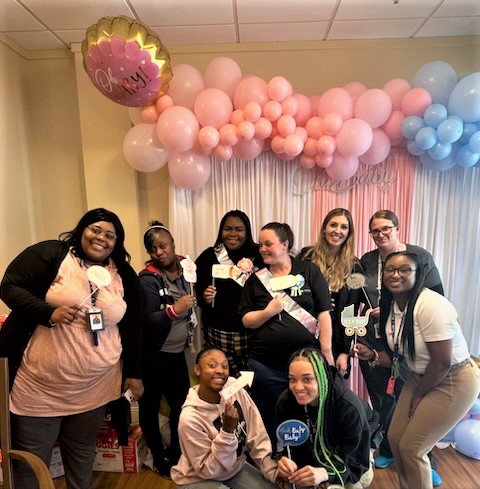landmarkrecover's tweet image. Congratulations moms to be Sarah and Sarah (Praxis of South Bend by Landmark Recovery) on the great news about your baby boy and girl. We are so happy for you both! 👶 💜 

#landmarkrecovery #baby #babyshower #employeeappreciation #congratulations