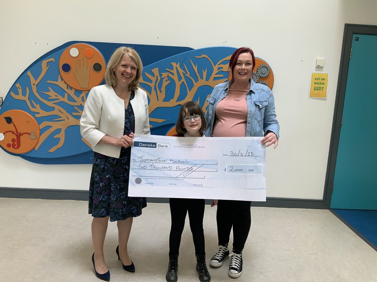 JordanstownS's tweet photo. Well done to Emily Stewart and family for raising an amazing amount of £4000 for charity and donating your hair to The Little Princess Trust. ✨✨✨ https://t.co/j0td5stb27