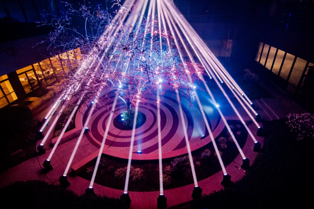 ClayPakyNews's tweet photo. Claypaky #Xtylos Light Up Silicon Valley for a Futuristic, Cyber-Style Invitational Rave - https://t.co/lcBh6n9HFj
#Claypaky #IgniteYourShow https://t.co/UvOabcekip