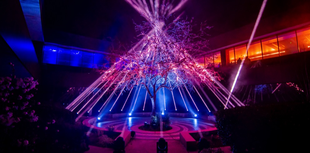 ClayPakyNews's tweet photo. Claypaky #Xtylos Light Up Silicon Valley for a Futuristic, Cyber-Style Invitational Rave - https://t.co/lcBh6n9HFj
#Claypaky #IgniteYourShow https://t.co/UvOabcekip