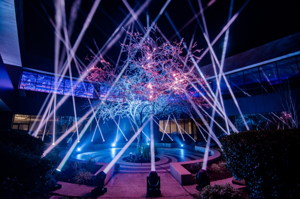 ClayPakyNews's tweet photo. Claypaky #Xtylos Light Up Silicon Valley for a Futuristic, Cyber-Style Invitational Rave - https://t.co/lcBh6n9HFj
#Claypaky #IgniteYourShow https://t.co/UvOabcekip