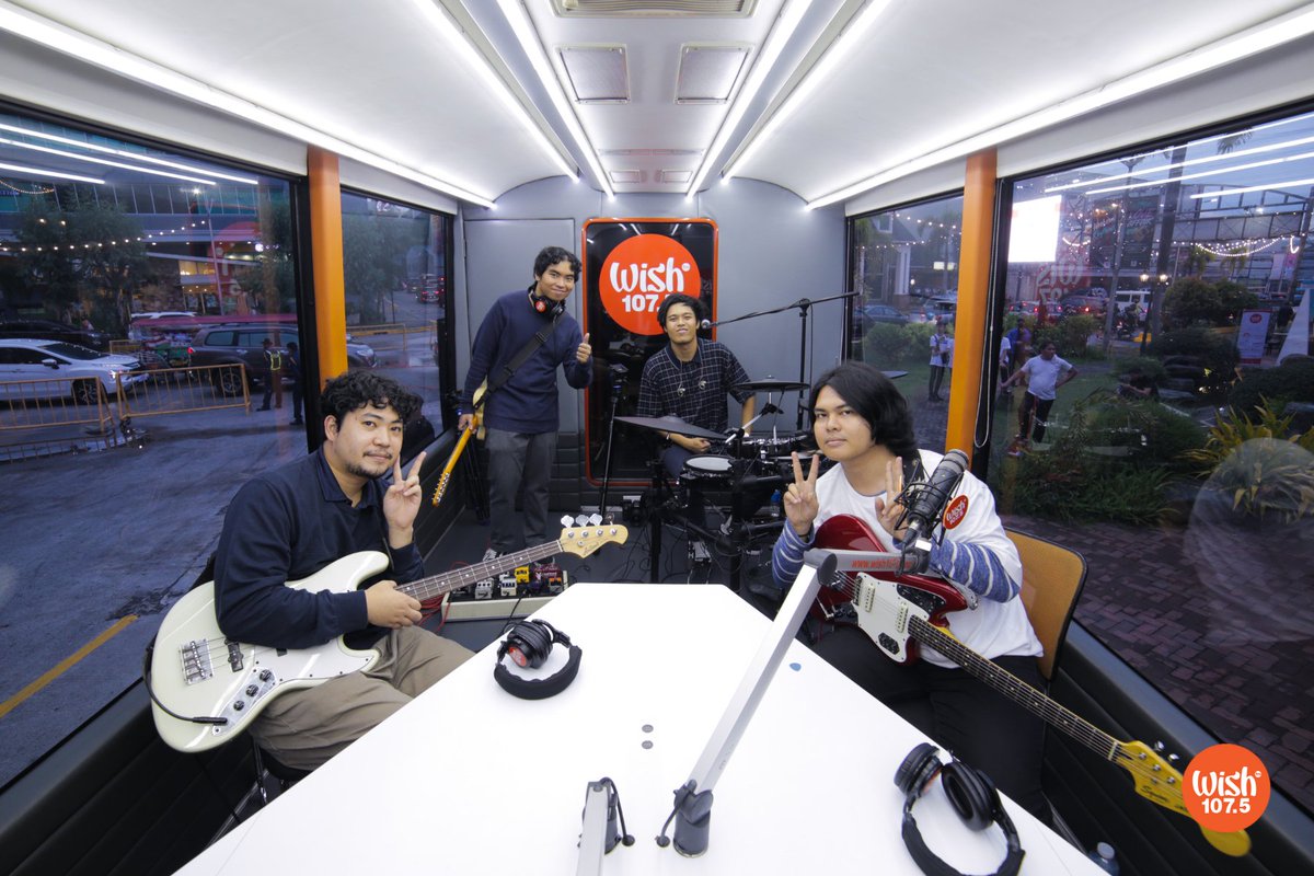 wish1075's tweet photo. Pop outfit @papersatellites performed their original tracks, "Coming Home" and "Spinning," from their "Manila Meltdown" album. https://t.co/E0jiupNeUD