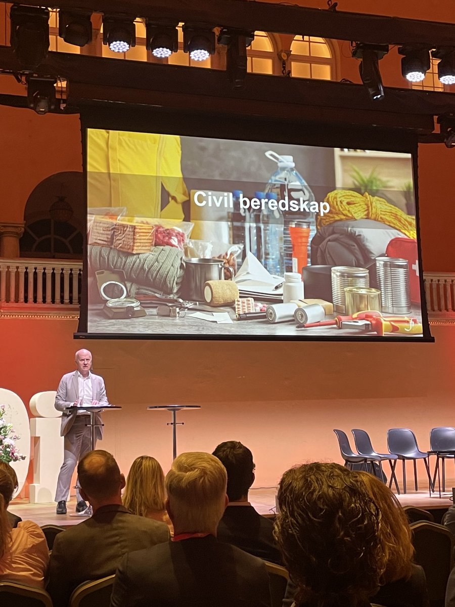 krigsplacerad's tweet photo. Glädjande att Daniel Barr Generaldirektören för FI berörde Civil beredskap i sitt anförande på #DiBank. Viktig fråga för hela den finansiella sektorn!

#krisberedskap https://t.co/bCHJ2jyh9E
