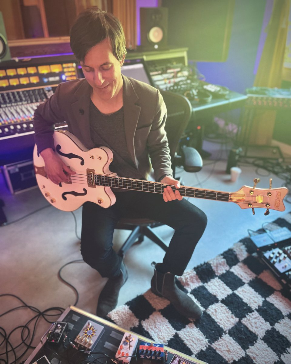 mattmcjunkins's tweet photo. Accepting new students for bass, vocal, production, and songwriting lessons online. DM for more info or email at mattmcjunkinslessons@gmail.com
Thx!
#mattmcjunkins #gretschwhitefalcon #api1608 #secrethandstudios #basslessons https://t.co/wIwNQQFds4