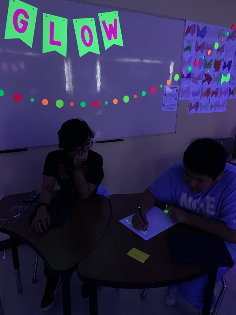 JTMMScougars's tweet photo. Monday was NEON day!  Special shout out to Mrs. Favinger for turning her classroom into a neon glow room for the day! https://t.co/nJi41VCA2b
