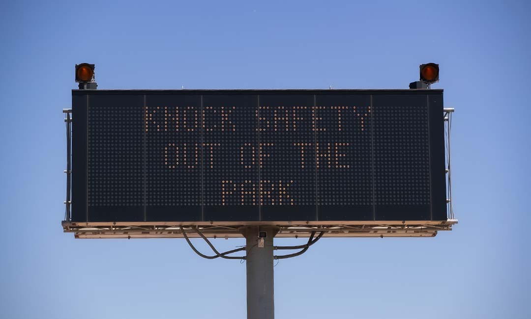 OKTurnpike's tweet photo. Knock safety out of the park; stay in the zone with no distractions! βΎ Putting away distractions is a home run; focus all of your attention on the road and #JustDrive. #WZW #workzonesafe #MakeOklahomaSafe https://t.co/Yt2q9lg7Wz