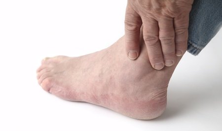 It is no secret that arthritis affects your overall health and well-being. As a result, we recommend taking defensive measures against it. The 8 tips in our new blog will help you reduce your arthritis risk! Here's the link: ow.ly/Z6tz50O9kpX