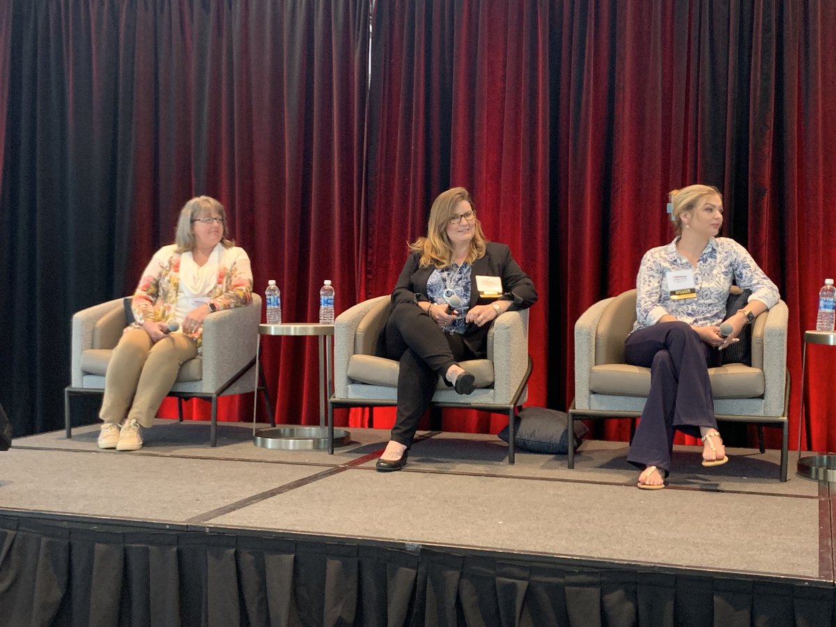 DeanHoustonInc's tweet photo. Last week, Sally Shireman and Irene Rojas had the chance to attend the @PEInewsfeed Women Conference. Sally and Irene enjoyed exchanging insights with fellow industry pros, as well as spending time with clients like @PetroClear, @SourceNA, @OneidaNationWI, and @opwglobal. #DHWay https://t.co/Z22USPdSLj