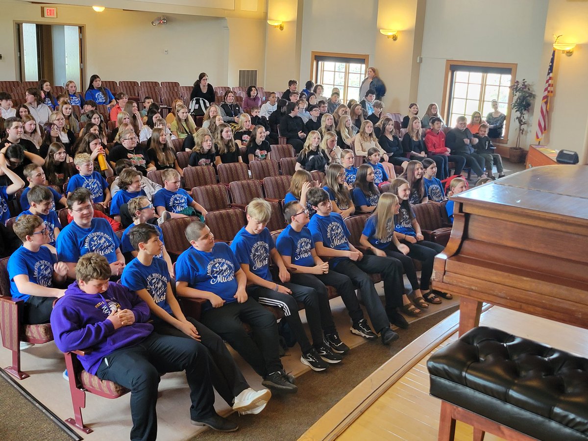 MusicRlf's tweet photo. Choir workshop at UMC for the Lafayette High School. Amelia W.  demonstrates proper breathing. 
@EagleRebel_630 https://t.co/vgY51ZHspq