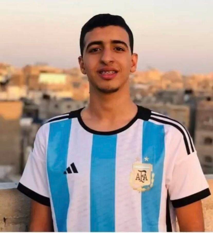 AyaAlGhazzawi's tweet photo. Yazan Eleyyan (17), a promising young man, succumbed to his wounds sustained in an Israeli incursion on the Sahaba Street, Gaza, earlier today.

#GazaUnderAttack 
#IsraeliTerrorism 
#IsraeliCrimes https://t.co/wA0dpTFdtW