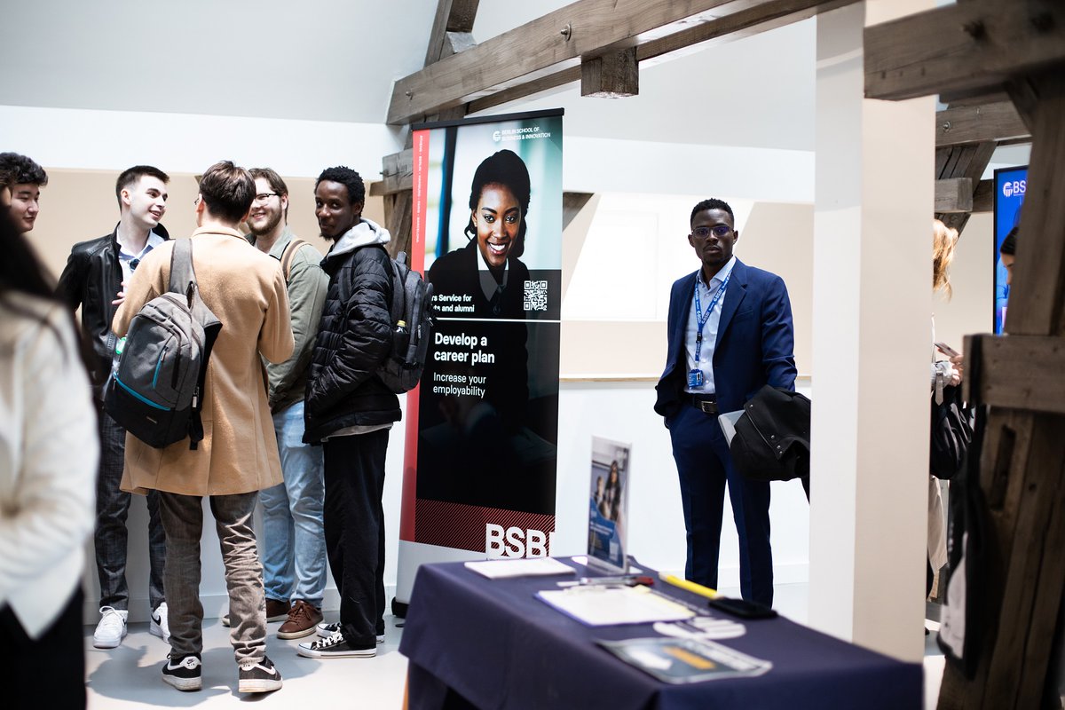 BerlinSBI's tweet photo. #BSBI hosted the #DigitalBanking #pioneer and one of the cityโs #StartUp #SuccessStories โ #N26, and organised "N26 presentation and #NetworkingSession" for students. https://t.co/nw2h43sXjB
