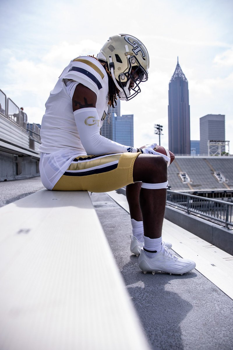 OmarDaniels_10's tweet photo. God had a plan for everyone, it’s written.. so I’m sticking to the script💛🙏🏾

#404 committed https://t.co/81W86vek0I