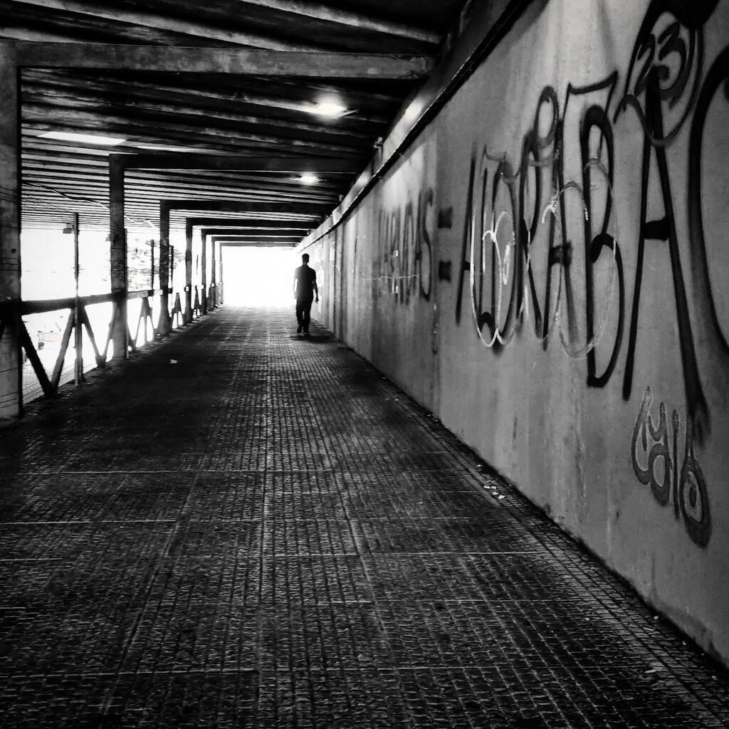 jland's tweet photo. #SPiCollective #streetphotography #lensculturestreets #myfeatureshoot #photoobserve #streetsgrammer #instagram #bnw_drama #fineartphotography #fineart_photobw #fineart #streetphotography #streetphotographers #streetphoto_bw #streetphotographer #bnwphotography  #lensculture #… https://t.co/Vx8F9lYDB8