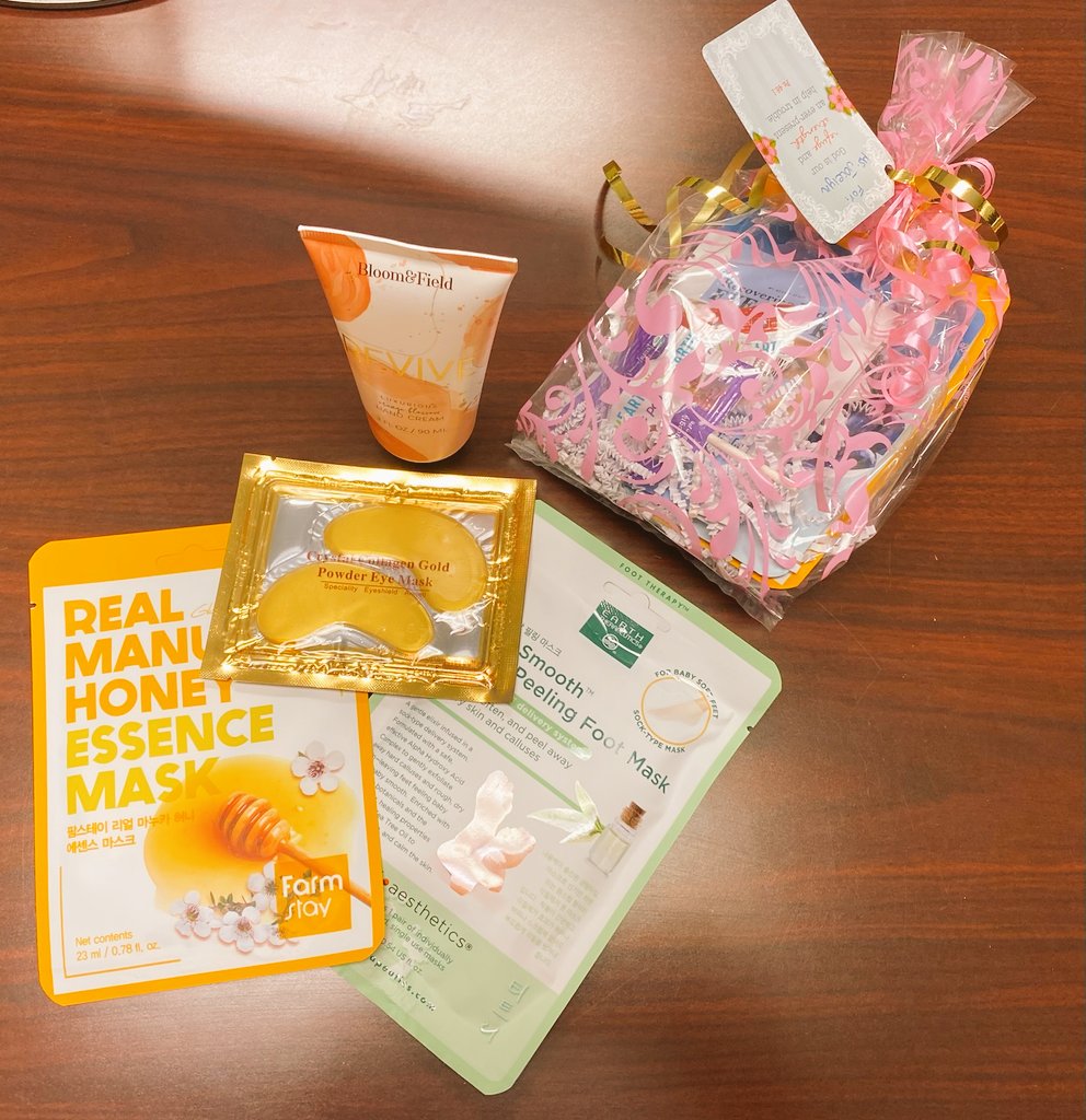 As we celebrate teachers today, we have a goody bag  filled with a facial mask, eye mask, lollipop, and motivational words. <a href="/305CAHSD/">Miami-Dade CAHSD</a> <a href="/MDCPS/">Miami-Dade Schools</a> <a href="/MDCPS_OECP/">EarlyChildhood MDCPS</a>