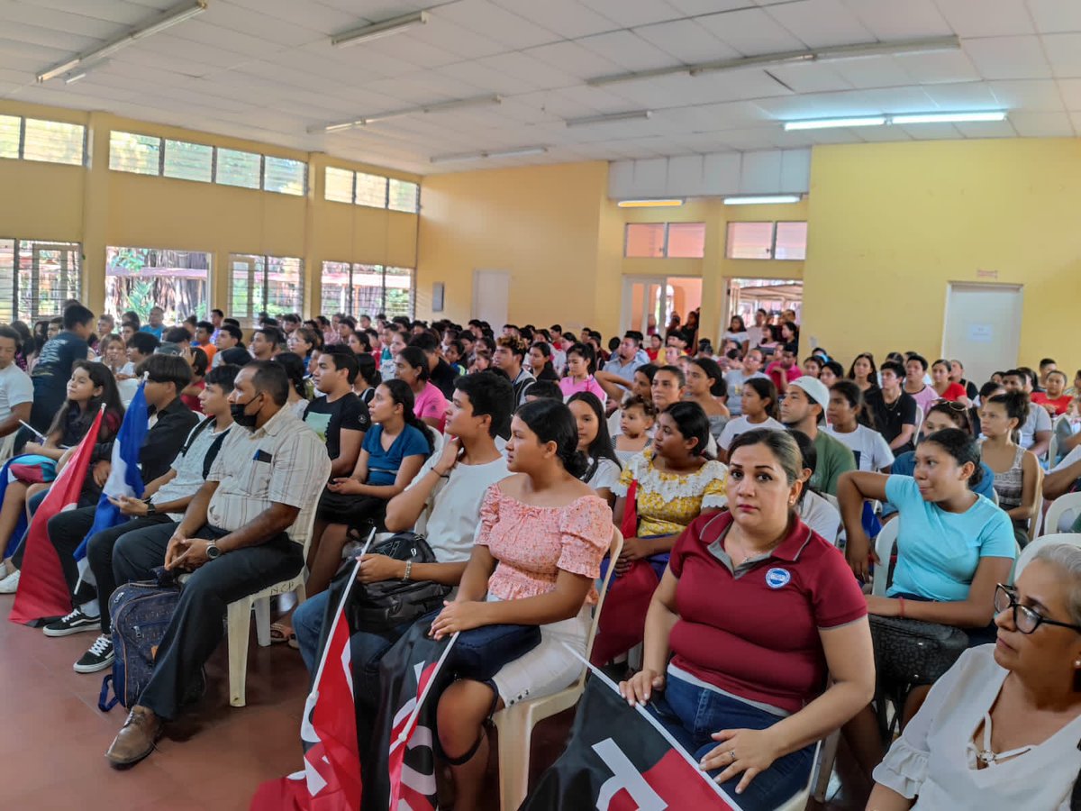 collvermat's tweet photo. Chinandega, Nicaragua 🇳🇮

Encuentro de Juventud Sandinista en el Distrito 2 del Municipio de Chinandega

#OrgulloSandinista #UnidosEnVictorias https://t.co/maIthqdM8q