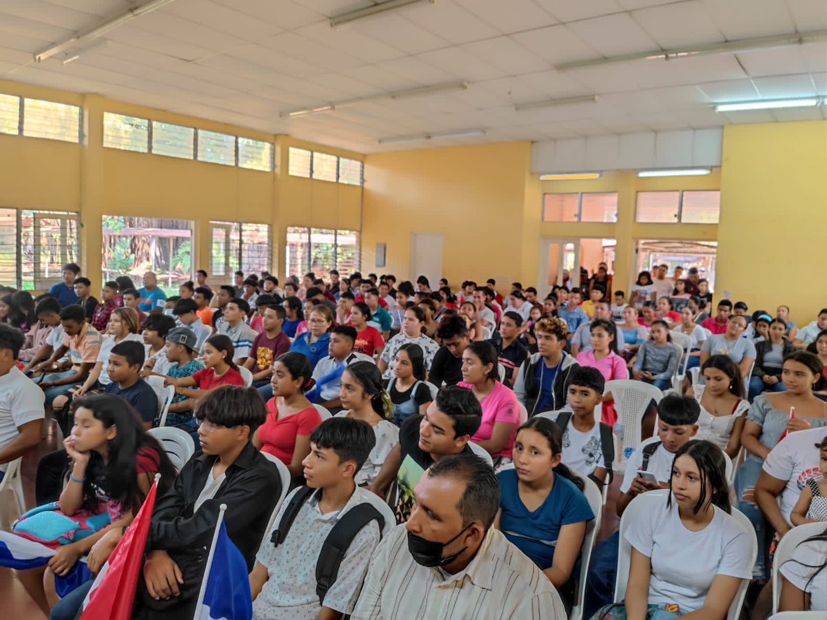 collvermat's tweet photo. Chinandega, Nicaragua 🇳🇮

Encuentro de Juventud Sandinista en el Distrito 2 del Municipio de Chinandega

#OrgulloSandinista #UnidosEnVictorias https://t.co/maIthqdM8q