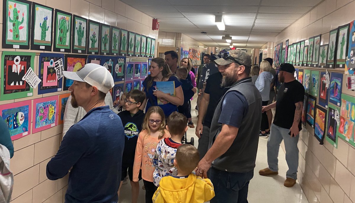 Scenes from last night’s Village Elementary Art Opening! A great crowd saw, and made, some wonderful art! Congrats to Mrs. Sears and Mrs. Lamp and all of their talented student-artists!!
