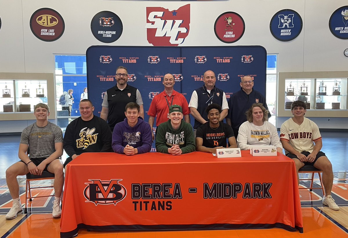 Congratulations to the 7 members of the 2022 Titans Football team that will be continuing they're athletic careers in college!