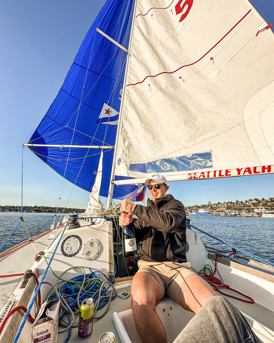 RotieCellars's tweet photo. Sparkling rosé + sailing = the perfect PNW weekend! Who’s ready for bubbly and sunshine in Seattle?! ☀️🥂💯 #RotieCellars https://t.co/U92xaOqpDT