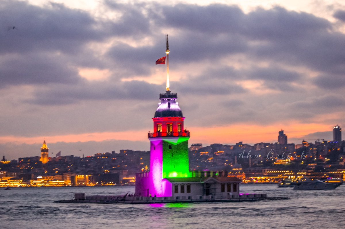 HaberReport's tweet photo. Kültür ve Turizm Bakanlığı tarafından restore edilen Kız Kulesi'nin son hali. https://t.co/tL6crJTiIr