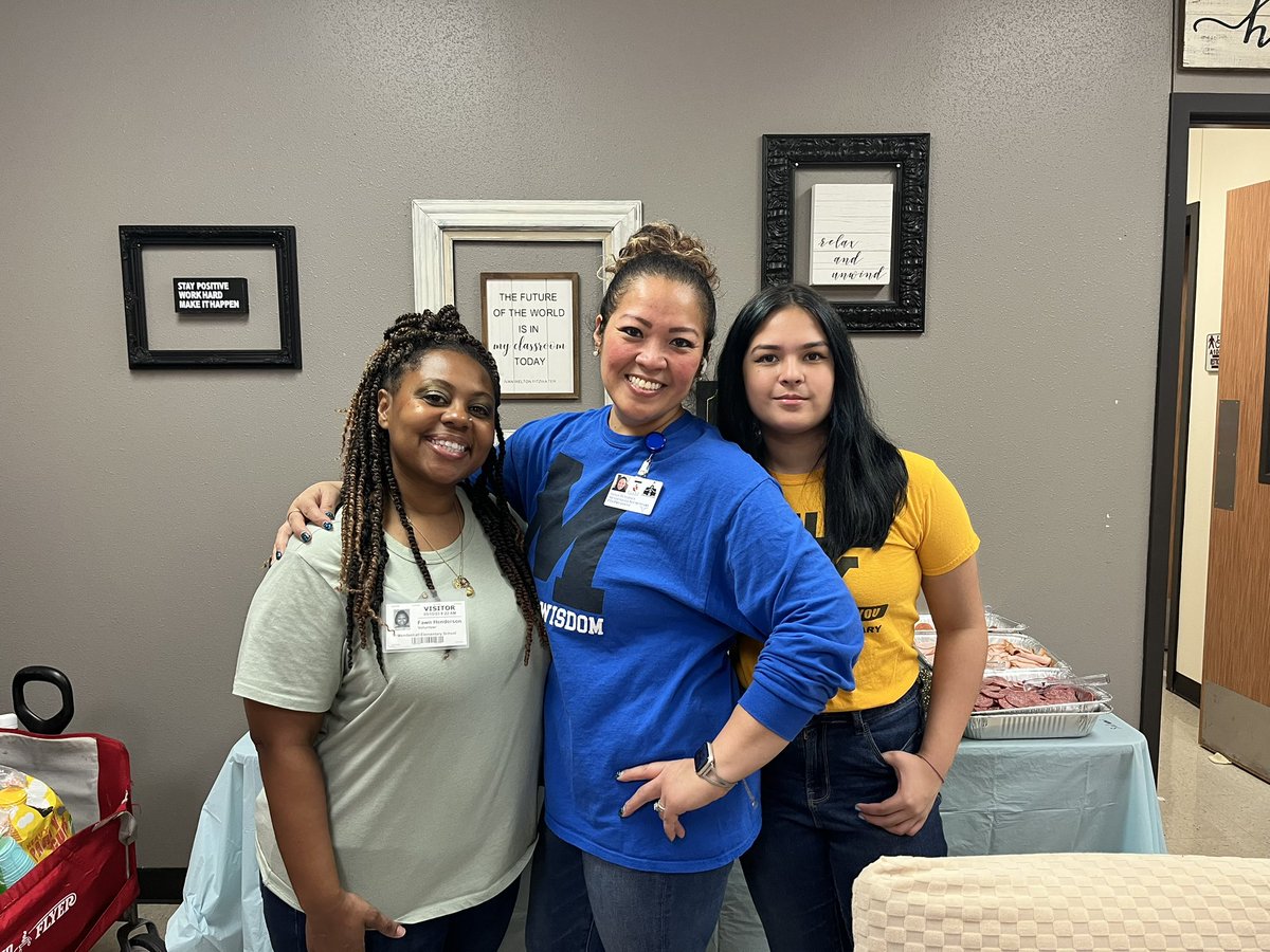 MendenhallHorns's tweet image. Thank you to Mendenhall’s PTA for celebrating out teachers for Teacher appreciation week!! 🙏🤗 @Plano_Schools #PISDDedicatedtoCaring #BelievePlanoISD #TeacherAppreciationWeek