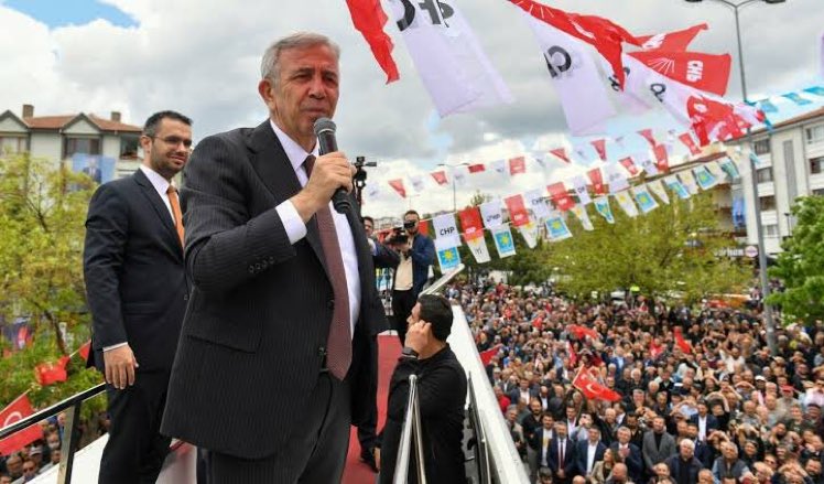 HaberMOD's tweet photo. Mansur Yavaş: 

“Biz seçilirsek devletin bekası gidermiş. 

Ben seçilir seçilmez, PKK'nın açılım sırasında hükümete dayattığı için kaldırılan TC tabelasını yerine çakarak işe başladım.” https://t.co/LPu7WqUfhU
