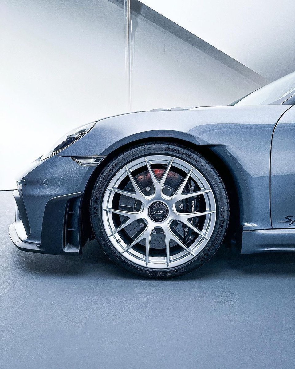 Porsche911UK's tweet image. #SpyderRS is to be rejoiced 
📷 @jagotz