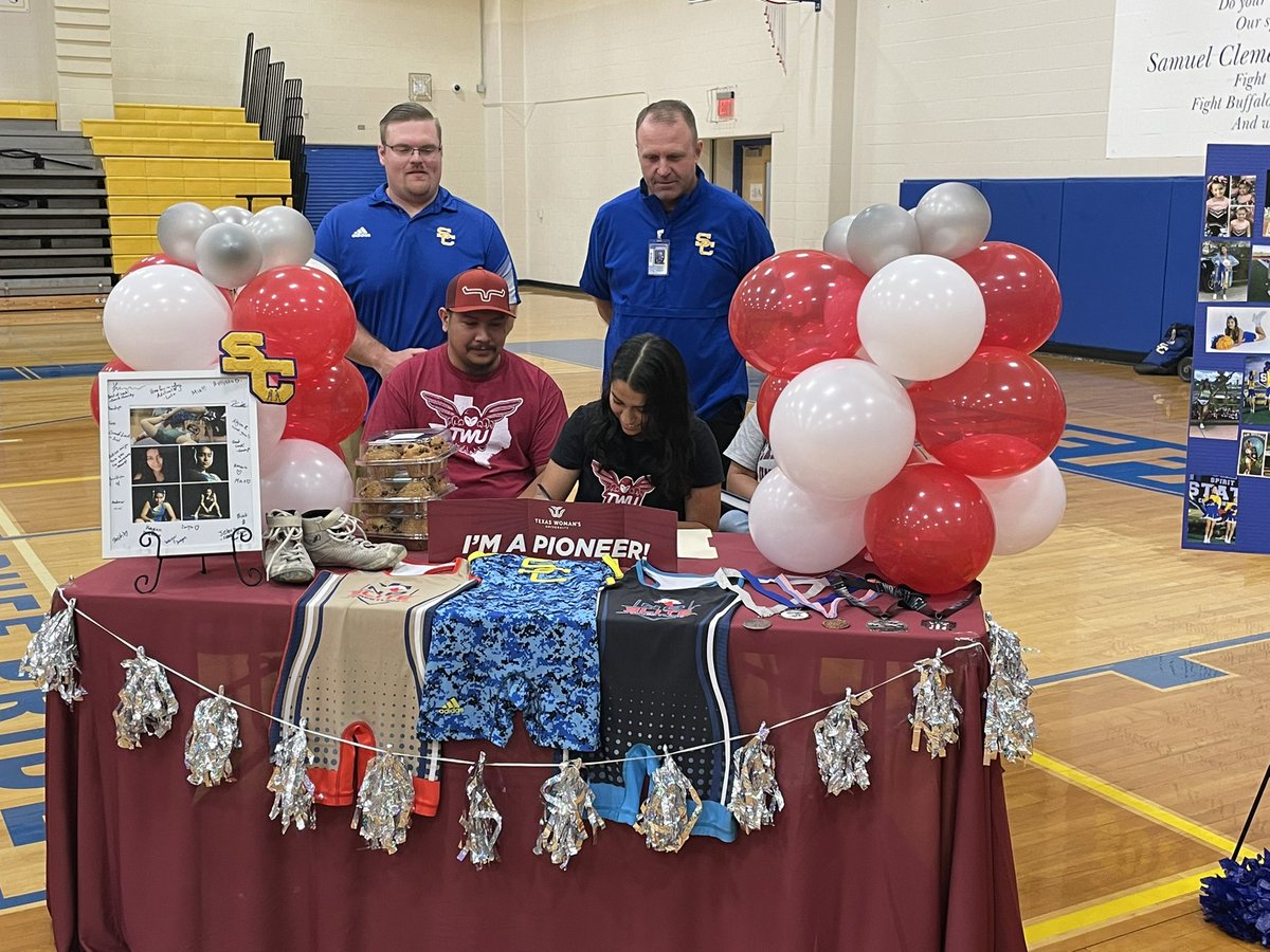 scclbuffs's tweet image. Another great signing day today!! @scucisd