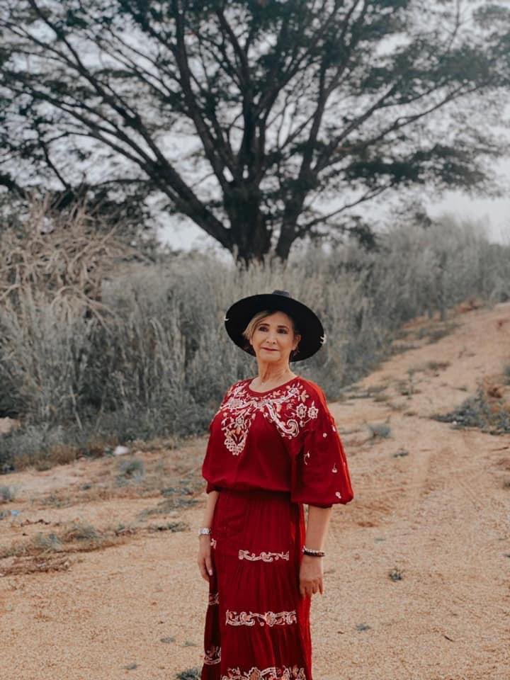 TonoLp's tweet photo. Felicidades hasta el Cielo para mi Madre que tanto extraño y Felicidades a mi Princesa mama de nuestros Canhijos. 
Las Amo🤍🫶🏼 https://t.co/tLX50TkS7Y