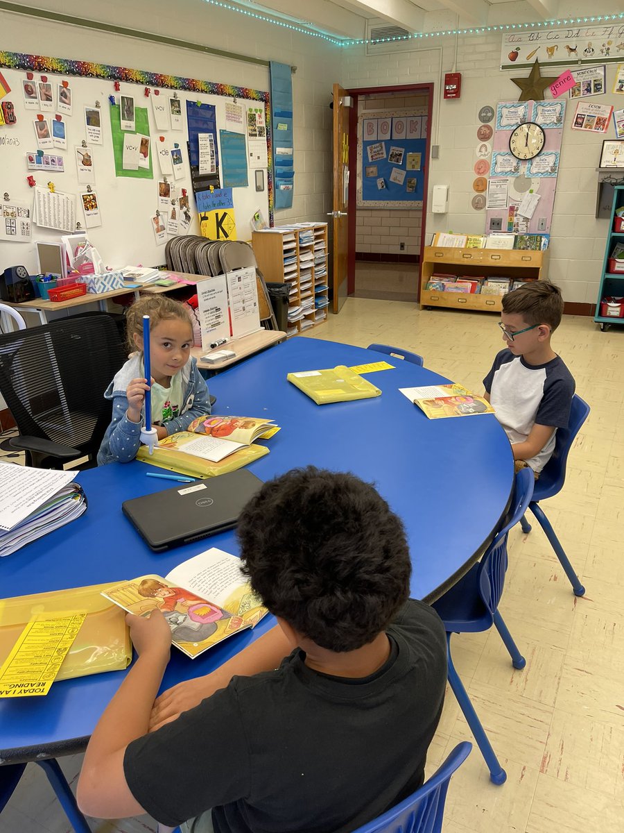 Della21's tweet photo. Reading about a substitute teacher, why not have a substitute fill in for me! Great discussion taking place in the Reading Room! @FerzeenShamsi @castellanomami https://t.co/Zk3DduKN1R