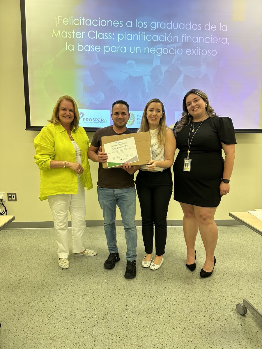 ProsperaUSA's tweet photo. #WowWednesday - 🎉 As our Financial Masterclass in Miami concluded, with the generous support of NBC Comcast Telemundo, two entrepreneurs got to strengthen their business' technological infrastructure by winning brand-new laptops! 🖥️📶
#ProsperaUSA #FinancialMasterclass #Miami https://t.co/jdwwUZndQe