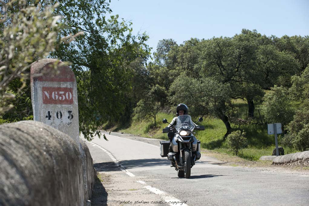 Te 🚶‍♂️, per #roadtrip, per #bike, per 🏍️, per camper... Met gezin, vrienden, alleen... Er zijn vele manieren om de #RutaVíaPlata te ontdekken die u alle aspecten van deze #CulturalRoutesinSpain laten zien!
👉 bit.ly/3NGsEFR

#CulturalRoutes #caravaning #VisitSpain